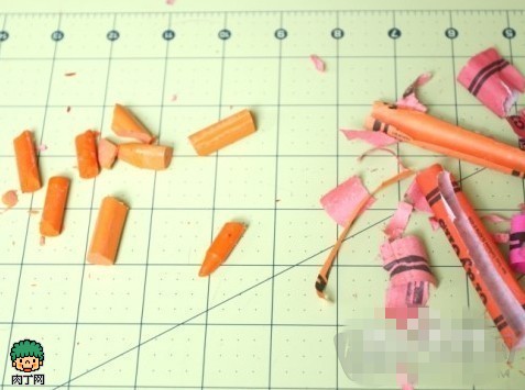 制作六一儿童节蜡笔DIY彩色礼物玩具
