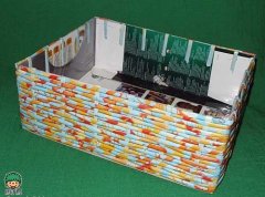 制作DIY挂历纸、杂志纸编花篮视