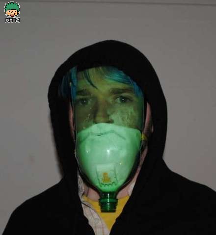 制作教你用可乐瓶手工DIY防毒面具