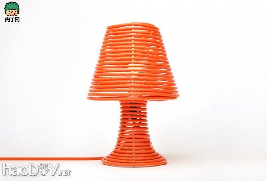 制作一款电线圈缠绕而成的创意台灯