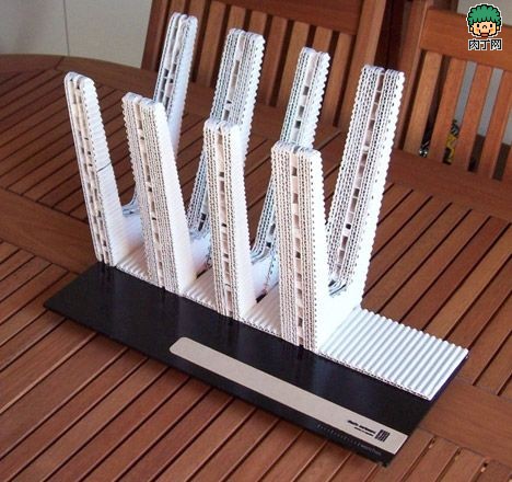 diy纸板椅子不过瘾再来一个硬纸板DIY成的超级家具,你一定喜欢