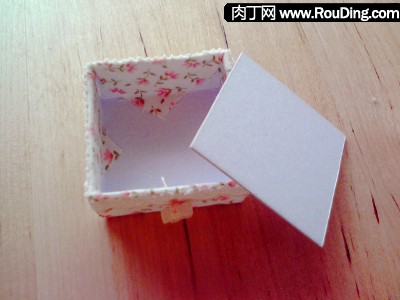 制作废旧盒子变收纳盒,漂亮纸折收纳盒的做法