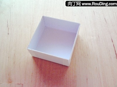 制作废旧盒子变收纳盒,漂亮纸折收纳盒的做法