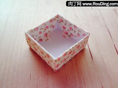 制作废旧盒子变收纳盒,漂亮纸折收纳盒的做法