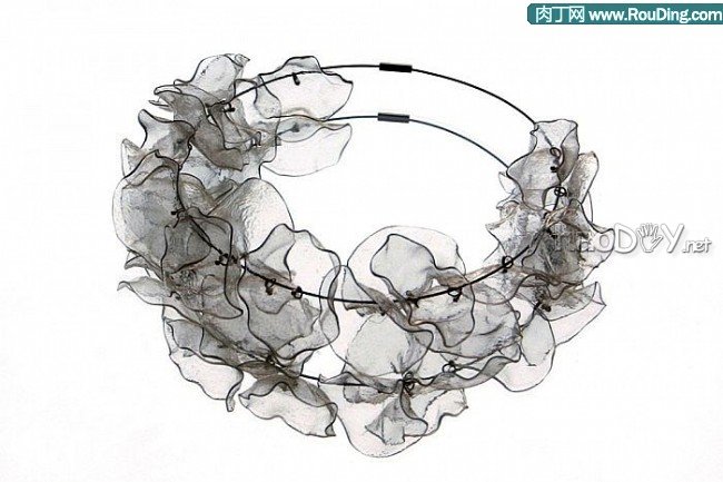 制作易拉罐的创意首饰DIY设计作品欣赏一、手链篇