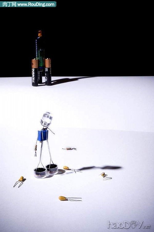 制作电子元器件制作的创意小人(第1页)