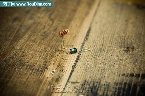 制作电子元器件制作的创意小人(第1页)