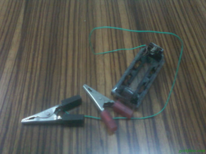 制作手机移动充电器 电蚊拍 18650