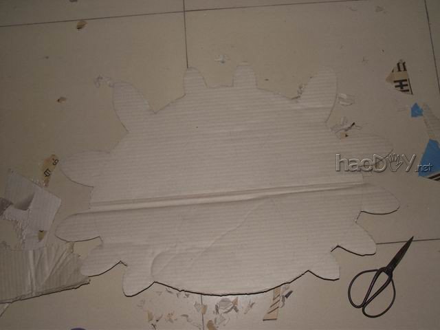 自制宝宝的元旦道具:瓦楞纸板手工制作的DIY小螃蟹