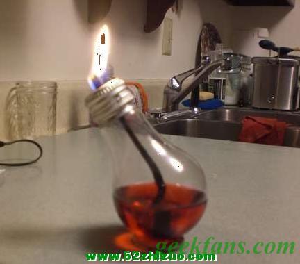 制作用报废的白炽灯自制小油灯