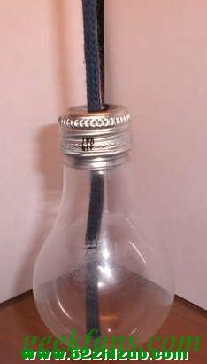 制作用报废的白炽灯自制小油灯