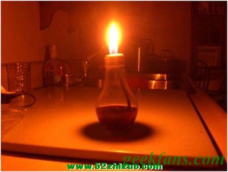 制作用报废的白炽灯自制小油灯