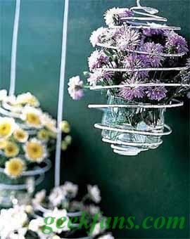 制作简单别致的废料改造小花篮