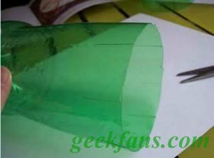 diy雪碧瓶利用:做花篮