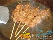 制作家中DIY羊肉串的做法
