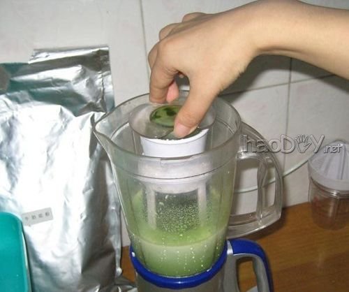 制作牛奶绿茶冰淇淋的做法