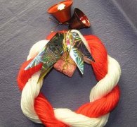 制作DIY毛线圣诞花环