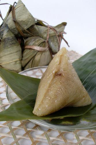 制作粽子的做法:黄香味卤肉粽