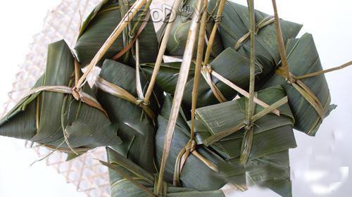 制作粽子的做法:黄香味卤肉粽