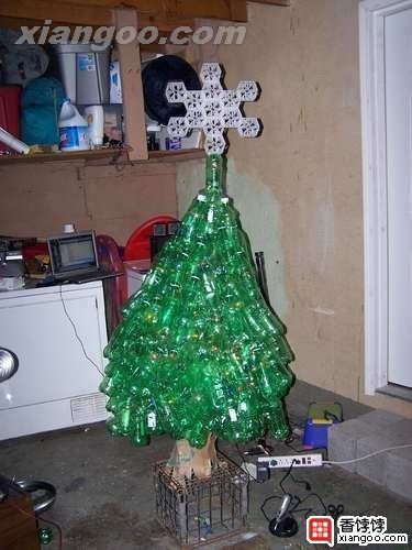 diy废物利用DIY:废旧垃圾DIY圣诞树