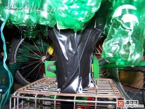 diy废物利用DIY:废旧垃圾DIY圣诞树