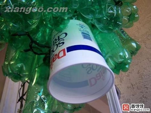 diy废物利用DIY:废旧垃圾DIY圣诞树