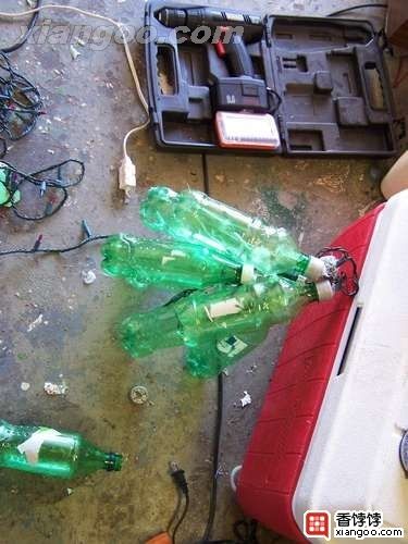 diy废物利用DIY:废旧垃圾DIY圣诞树