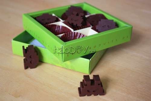 自制巧克力DIY:可以吃的8比特小怪兽!