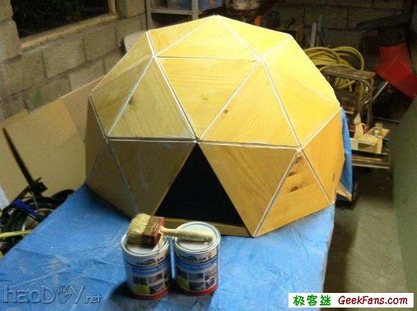 制作给鸡做的个性小屋鸡笼鸡舍