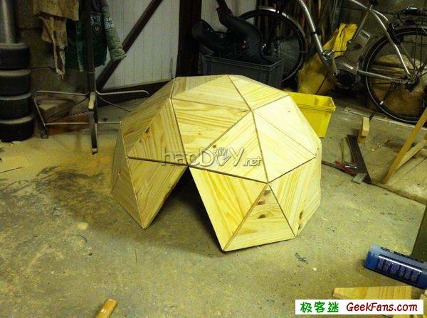 制作给鸡做的个性小屋鸡笼鸡舍