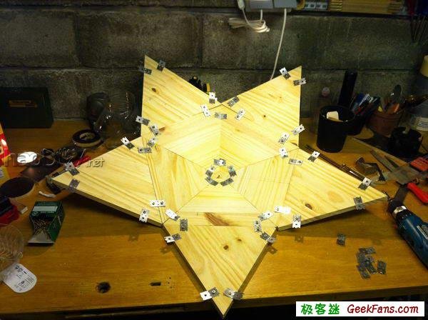 制作给鸡做的个性小屋鸡笼鸡舍