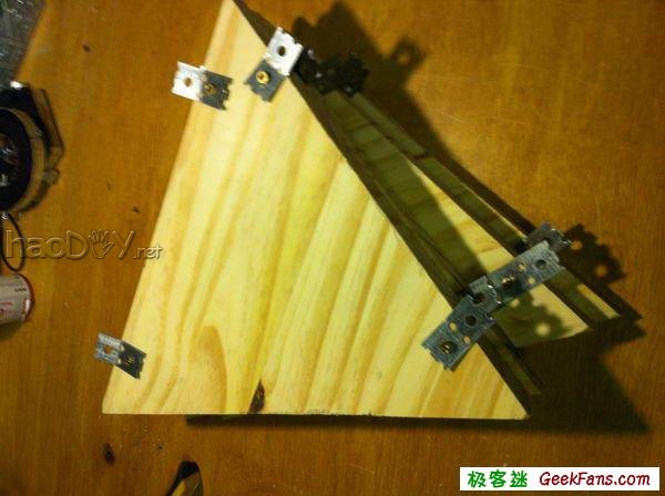 制作给鸡做的个性小屋鸡笼鸡舍