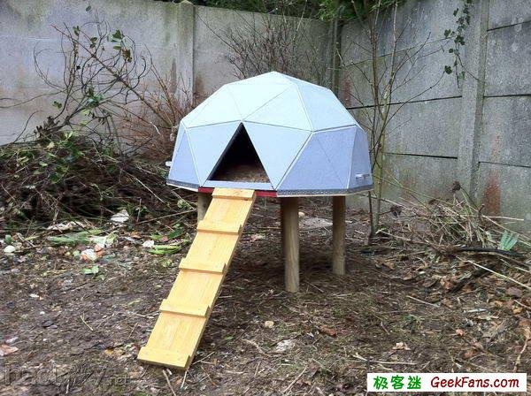 制作给鸡做的个性小屋鸡笼鸡舍