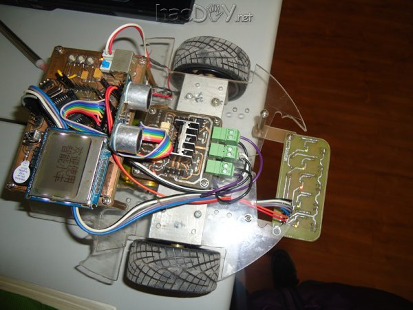 电子制作论坛-电子制作网-DSC04267_副本.jpg 我DIY制作的智能小车 附视频