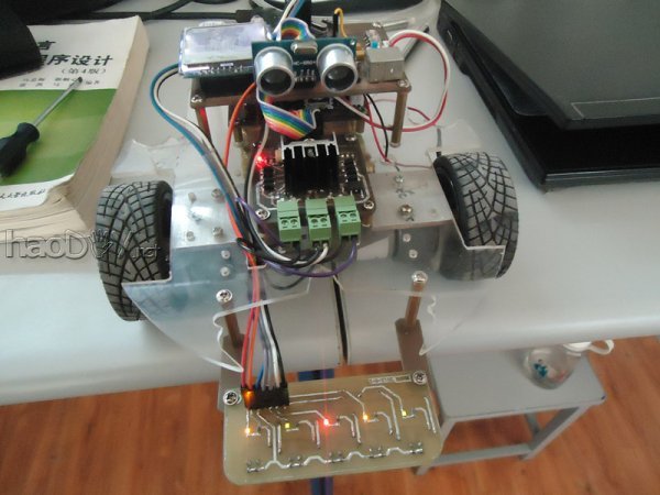 电子制作论坛-电子制作网-DSC04269_副本.jpg 我DIY制作的智能小车 附视频