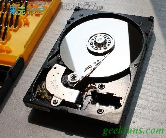 diyDIY炫丽的led硬盘钟