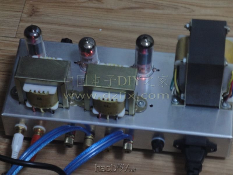 电子制作论坛-电子制作网-DSC02672.jpg 发一个自己的作品,6N2+6P1电子管功放