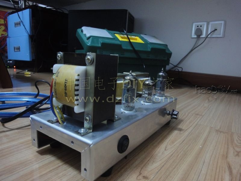 电子制作论坛-电子制作网-DSC02676.jpg 发一个自己的作品,6N2+6P1电子管功放