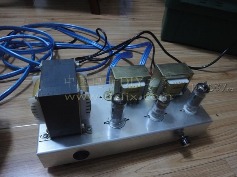 电子制作论坛-电子制作网-DSC02675.jpg 发一个自己的作品,6N2+6P1电子管功放
