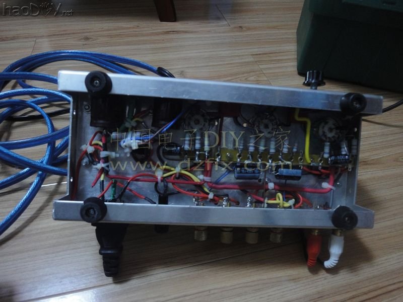 电子制作论坛-电子制作网-DSC02677.jpg 发一个自己的作品,6N2+6P1电子管功放