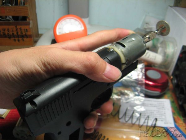 制作DIY多功能手电钻