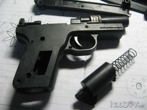 制作DIY多功能手电钻