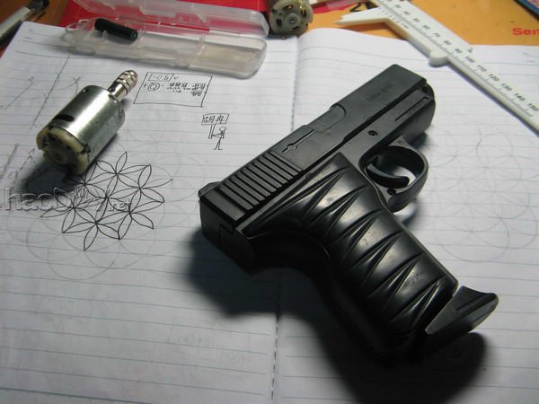 制作DIY多功能手电钻