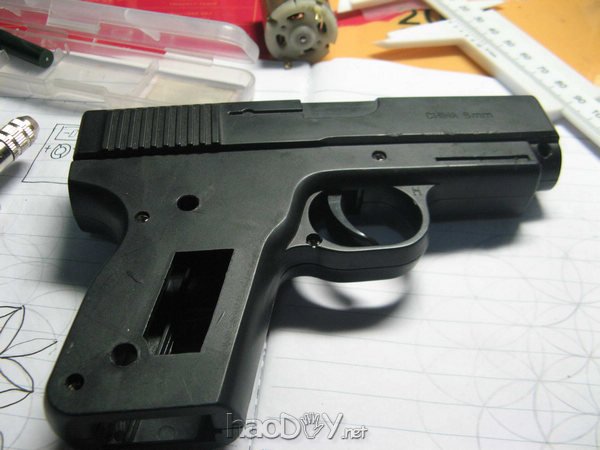 制作DIY多功能手电钻