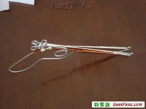 自制教你做把弹弓枪