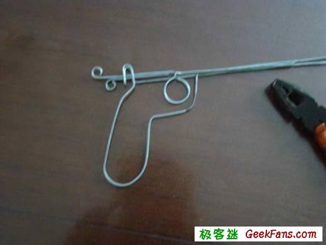 自制教你做把弹弓枪