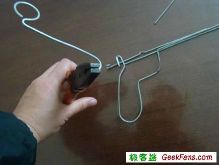 自制教你做把弹弓枪