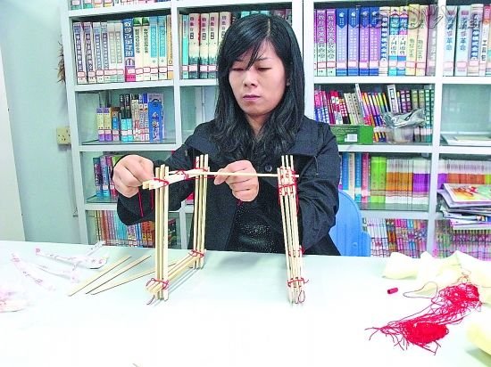 diy用筷子制作漂亮的宫灯