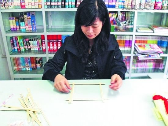 diy用筷子制作漂亮的宫灯