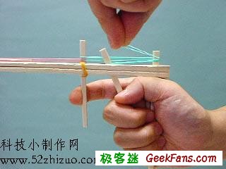自制手工制作玩具:连发皮筋枪